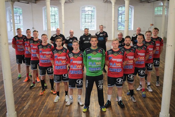 All together!!! Handballer der TG Voerde unterstützen die Basketballer vor dem Endspiel