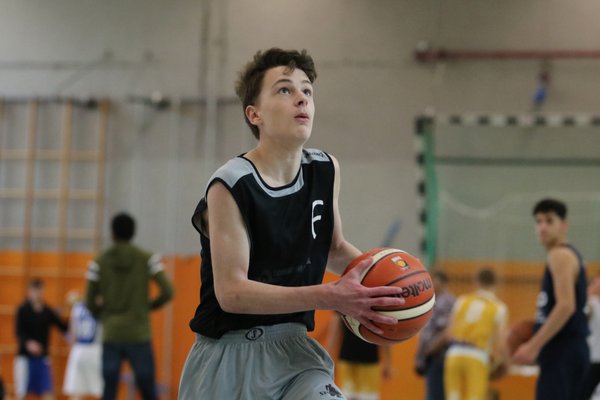 U16 gewinnt dank Leistungssteigerung in Bochum
