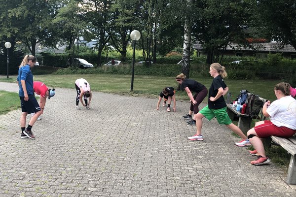 Voerder Damenmannschaft aktiviert sich im Park